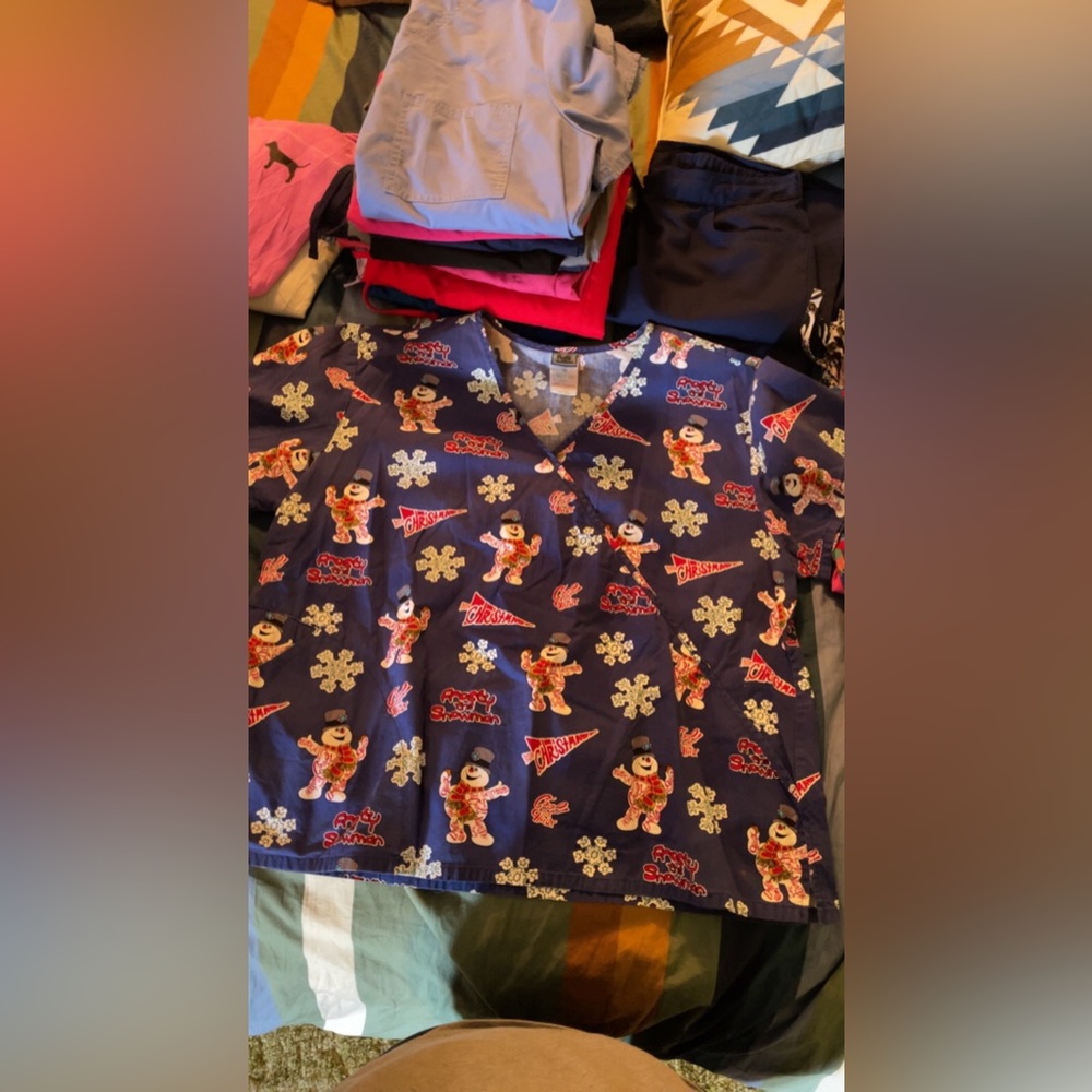 Scrub top bundle - Picture 6 of 10